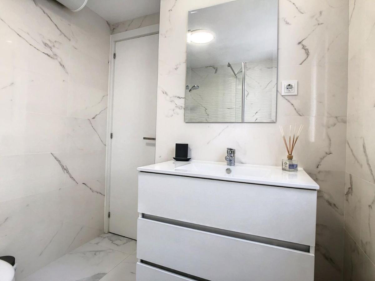 Urban&Vacay! Suite - Torremolinos City Centre ภายนอก รูปภาพ